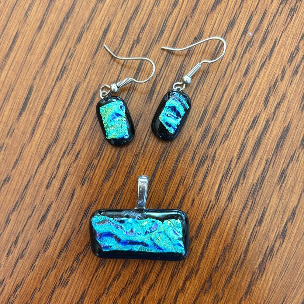 Pendants with matching earrings - Picture 6 of 6